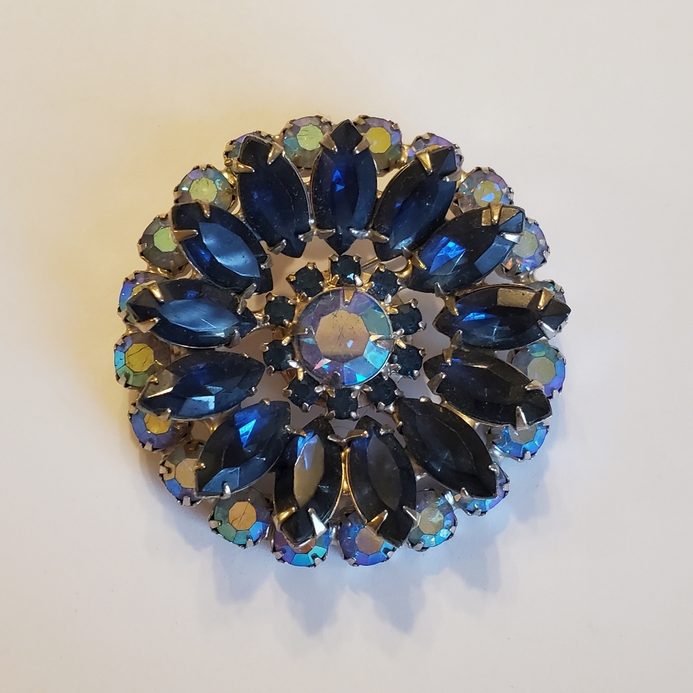 Garne Crystal Rhinestone Starburst Brooch - Picture 16 of 17